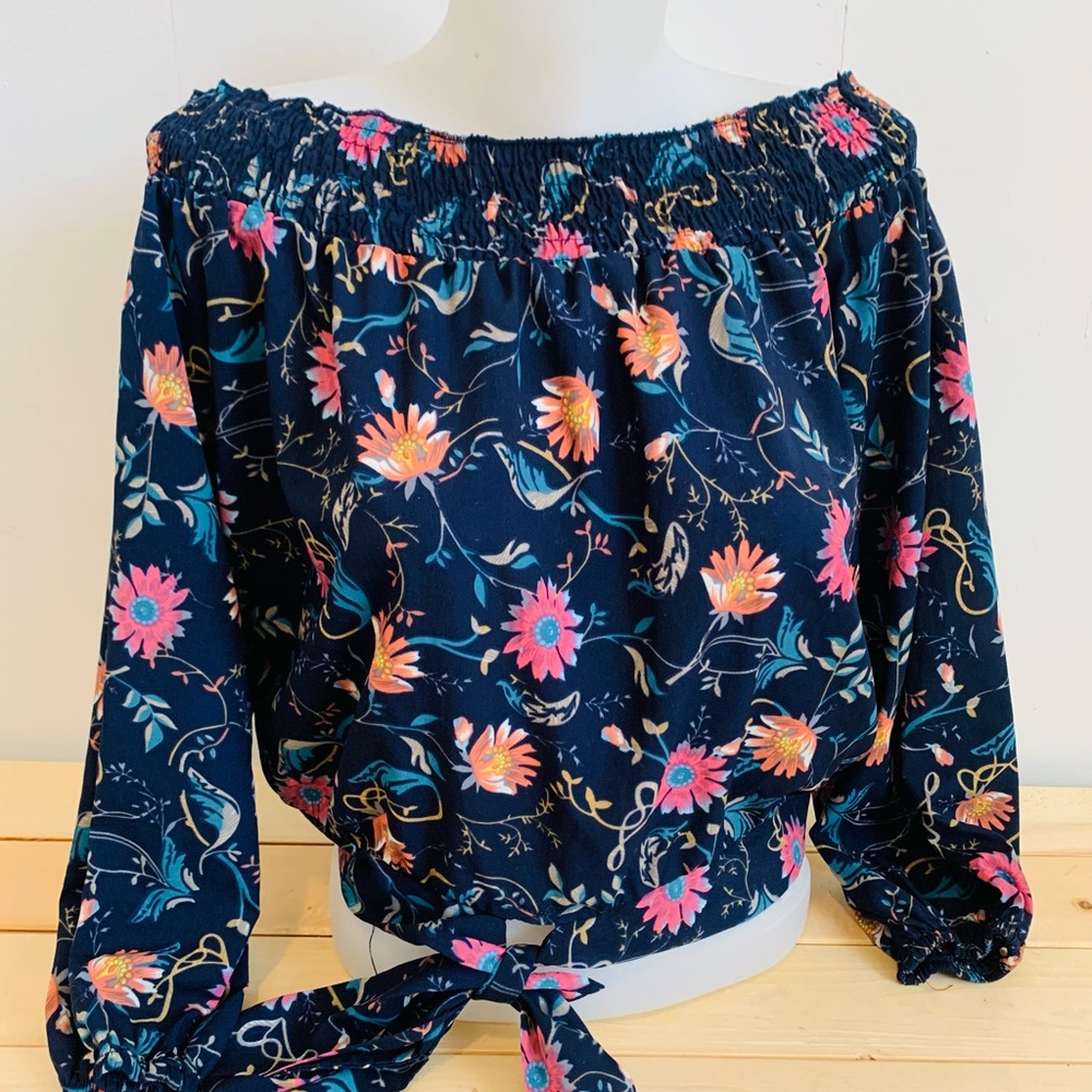 Boho-Floral Off-Shoulder Women's Top-Carmin